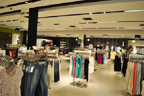 新平商场里的店面怎么装修？